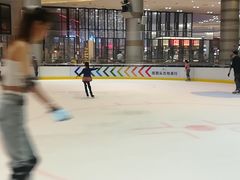 -成都冰纷万象滑冰场