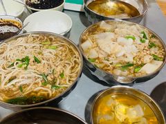 -正宗杨记普洱酸醋米线(总店)