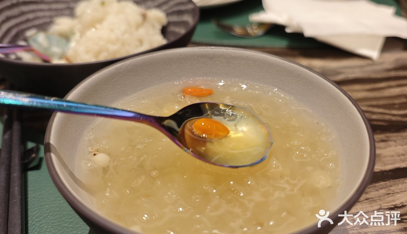 699的牦牛套餐虽然只是两人餐，但是我们三个人去都够了