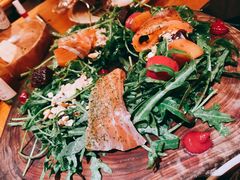 芝麻菜三文鱼色拉-Osteria Garden 生蚝花园餐厅(原进贤路店)