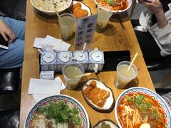 -鑫花溪牛肉米粉(人民广场店)