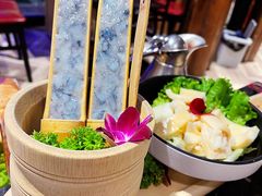 百分百纯虾滑-热火朝天鲜切牛肉火锅(南强街巷店)