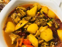 新疆大盘鸡-新疆红柳花餐厅(新洲店)