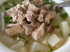 萝卜炖肘子-荣生萝卜汤饭店