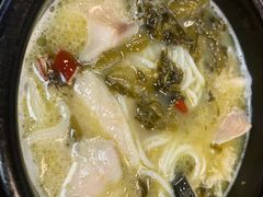 酸菜鱼米线-灵芝妹子海鲜米线(香炉礁山姆店)