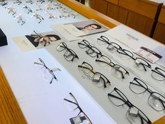 -视野联行眼镜•蔡司•依视路(温江店)