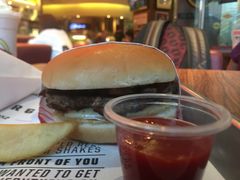 -FATBURGER 特富客汉堡(外交公寓店)
