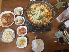 -亲昵春川鸡排(韩国美食街店)