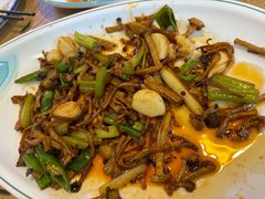 -小柒家第一锹东北菜(城关店)