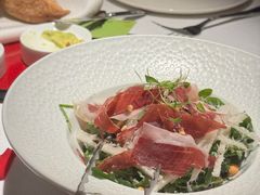 火腿色拉-弦月窗LUNETTE BY AMANDA(复兴路店)