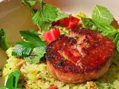 很过分的鹅肝盖浇饭-MAGPIE喜鹊派餐厅(华侨城店)