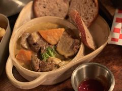 咖喱牛肉配面包-鹿萤季·营地小馆(皇后公园店)