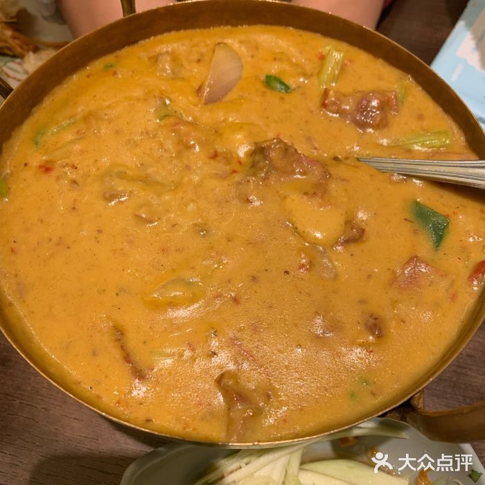 大头虾越式风味餐厅(光明广场店)越式咖喱牛腩煲图片