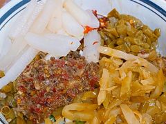 麻辣鸭子和麻辣牛肉双拼-李易面馆(树木岭店)