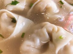 三鲜大馄饨-珊珊小笼馆(仙霞路店)
