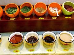 自助调料区-清真华宇开锅羊肉