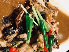 红烧杂鱼-菲乐餐厅(三十年经营·湖滨路店)