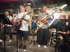 -南锣鼓巷吉他吧(鼓楼店)