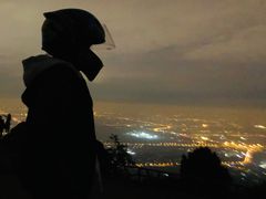 -鬼笑石后山停车场