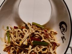 -阿瓦山寨·湘菜现炒·剁椒鱼头王(咸阳总店)