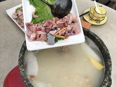 -墨脱石锅椰子鸡•香草鸭•东山羊(大东海店)