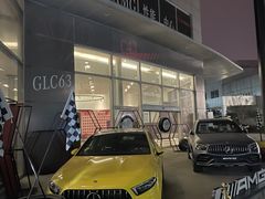 -成都中升之星奔驰4S店