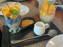 -Chom Cafe and Restaurant