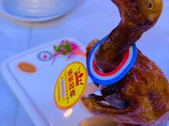 脆皮嫩香乳鸽-威尼斯西餐厅(东区店)