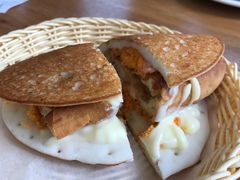 肉松色拉米饭饼-花悦豆香