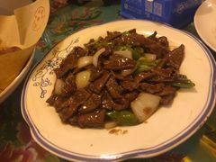 -闯关东东北农家菜(崂山石老人店)