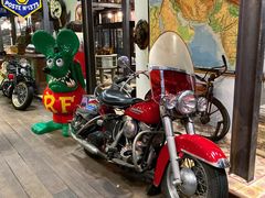 -席娜卡琳火车铁道夜市