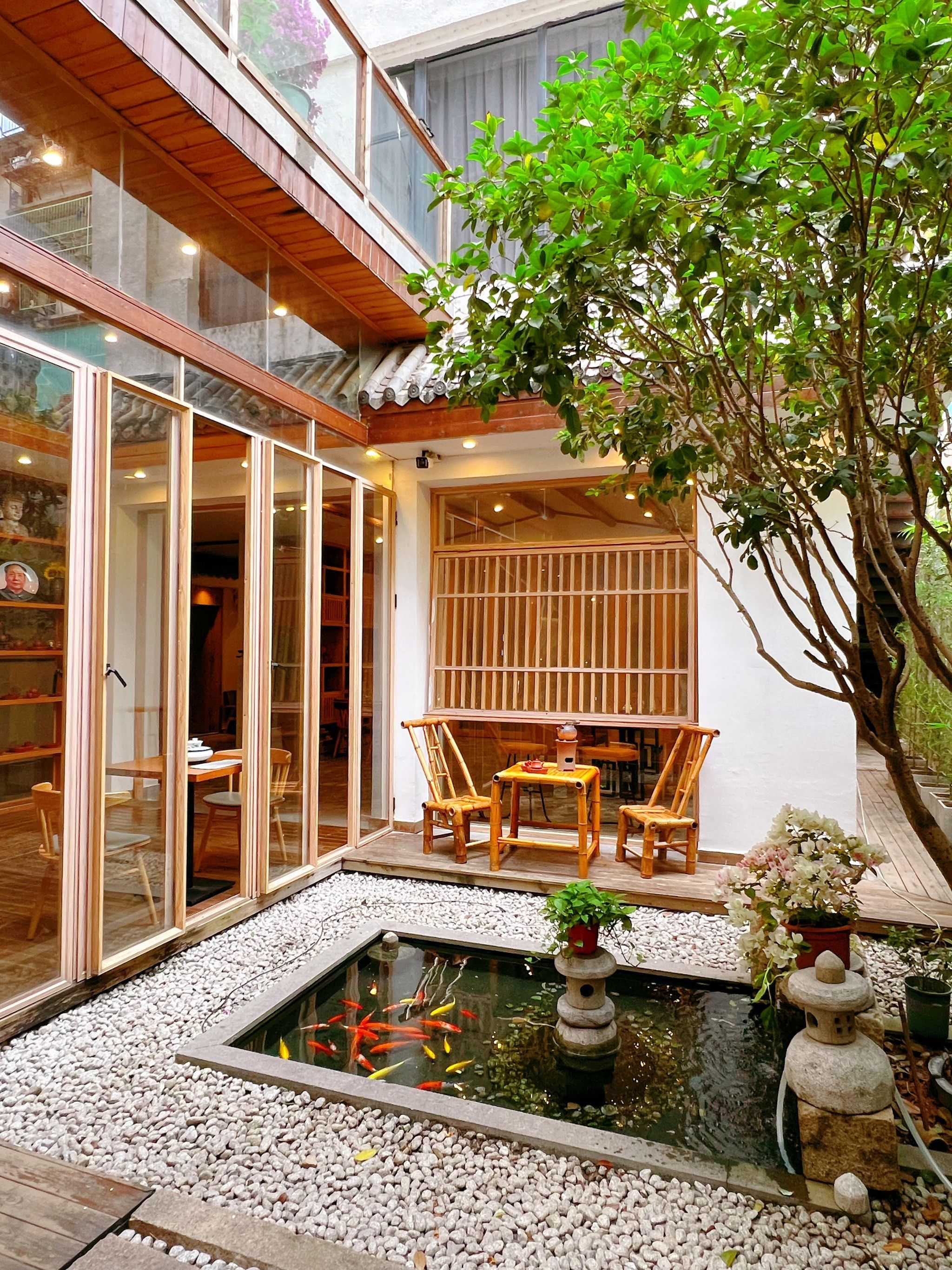 巷子里!这家民宿好好看呀!