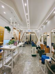 -V8潮牌·接发烫染连锁