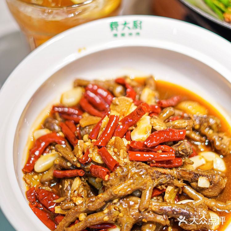 排队也值得吃的费大厨｜辣椒🌶️炒肉绝了！