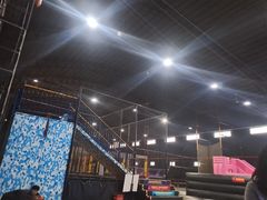 -嘿哟动霸CHUA·新潮玩运动娱乐中心·蹦床滑冰团建乐园