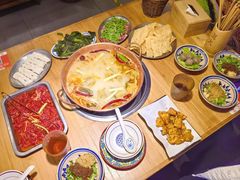 -洱火云南酸菜牛肉火锅(石景山当代商城店)