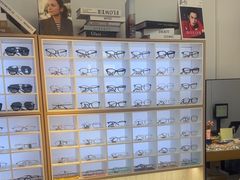 -天空之镜眼镜店蔡司依视路配镜授权零售店(望京颐堤港店)