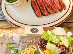 -Mark&Mars Restaurant