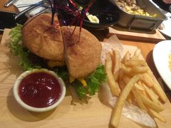 -LENBACH兰巴赫西餐啤酒坊(大连星海广场店)