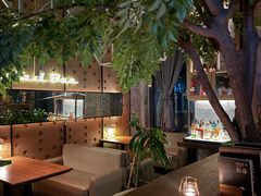 -FOUR PLAY BAR
