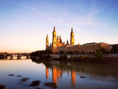 -皮拉尔圣母圣殿主教座堂