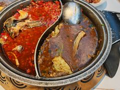-阿瓦山寨·湘菜现炒·剁椒鱼头王(咸阳总店)