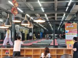 -零重力蹦床空间·滑梯·海洋球·团建(奥特莱斯店)