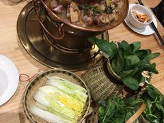 野菜腊猪蹄火锅-阿斯牛牛·凉山菜(新会展店)