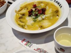 -渝是乎酸菜鱼·川渝小炒(新世界百货望京店)
