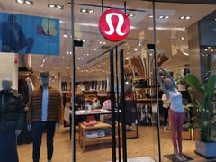 -lululemon(上海浦东IFC店)