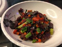 大蒜辣椒炒腊牛肉-湖南人家·家传湖南菜(水围店)