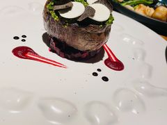 牛里脊肉配甜菜根-AZUL by FUEL蓝色·法式酒馆(琶醍店)