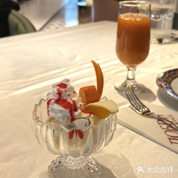 一秒穿越到莫斯科❗有俄罗斯小姐姐驻唱的俄餐❗