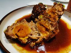 鸭蛋黄狮子头-梅飞酒家(名辉豪庭店)